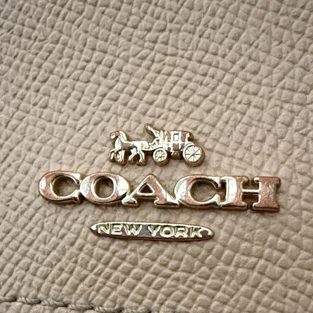 Coach Beige Leather Women's Wallet - Picture 3 of 8